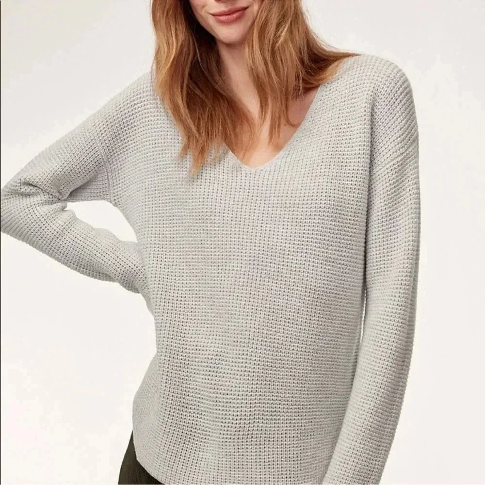 Aritzia Wilfred Free Wolter Wool Grey V-Neck Long Sleeve Knit sweater Size Small - Picture 3 of 10